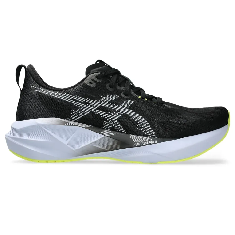 Tênis de corrida masculino Asics Novablast 5 preto com detalhes em azul e verde neon